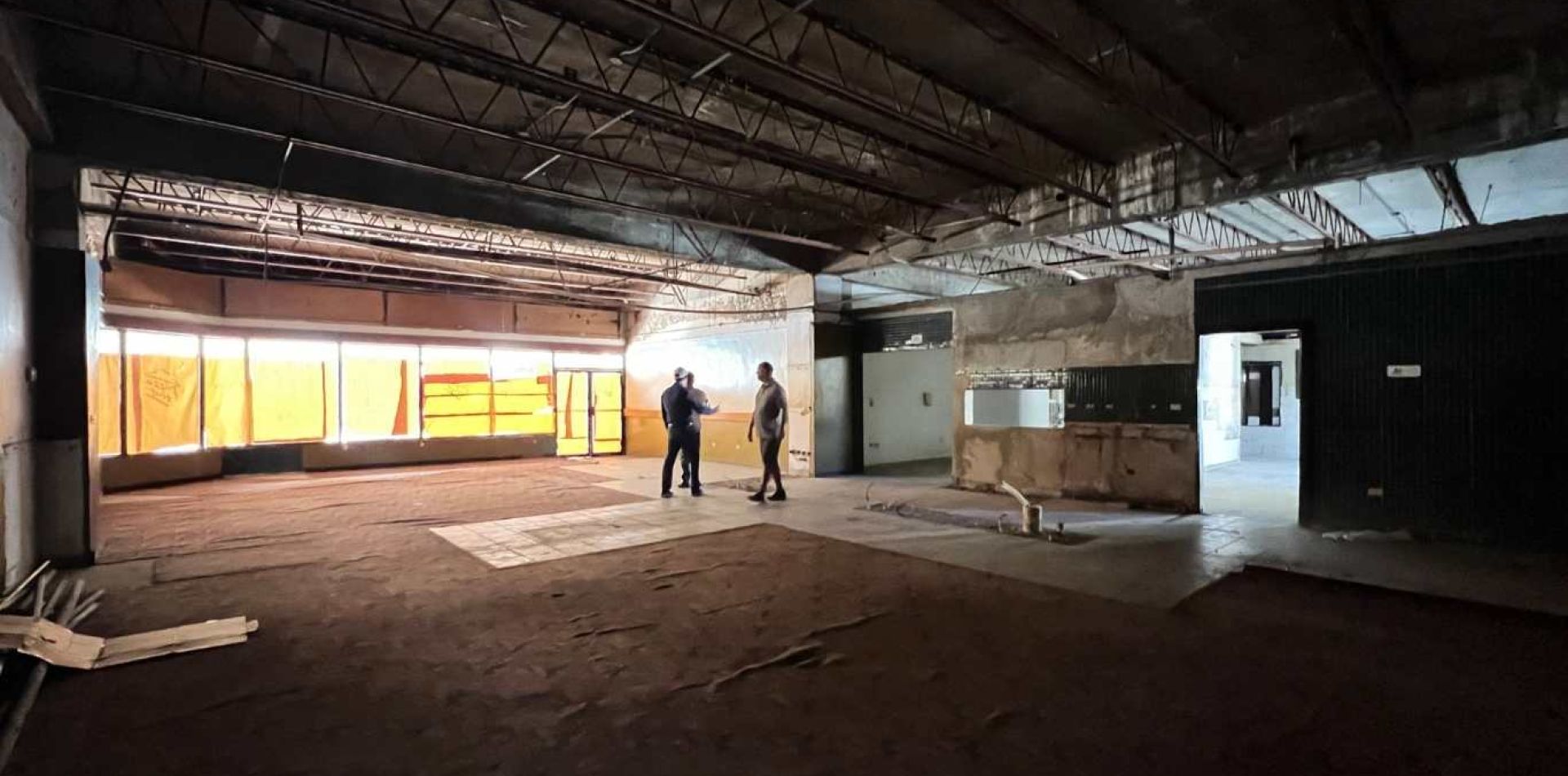 Amplio Local Comercial en Playa Dorada