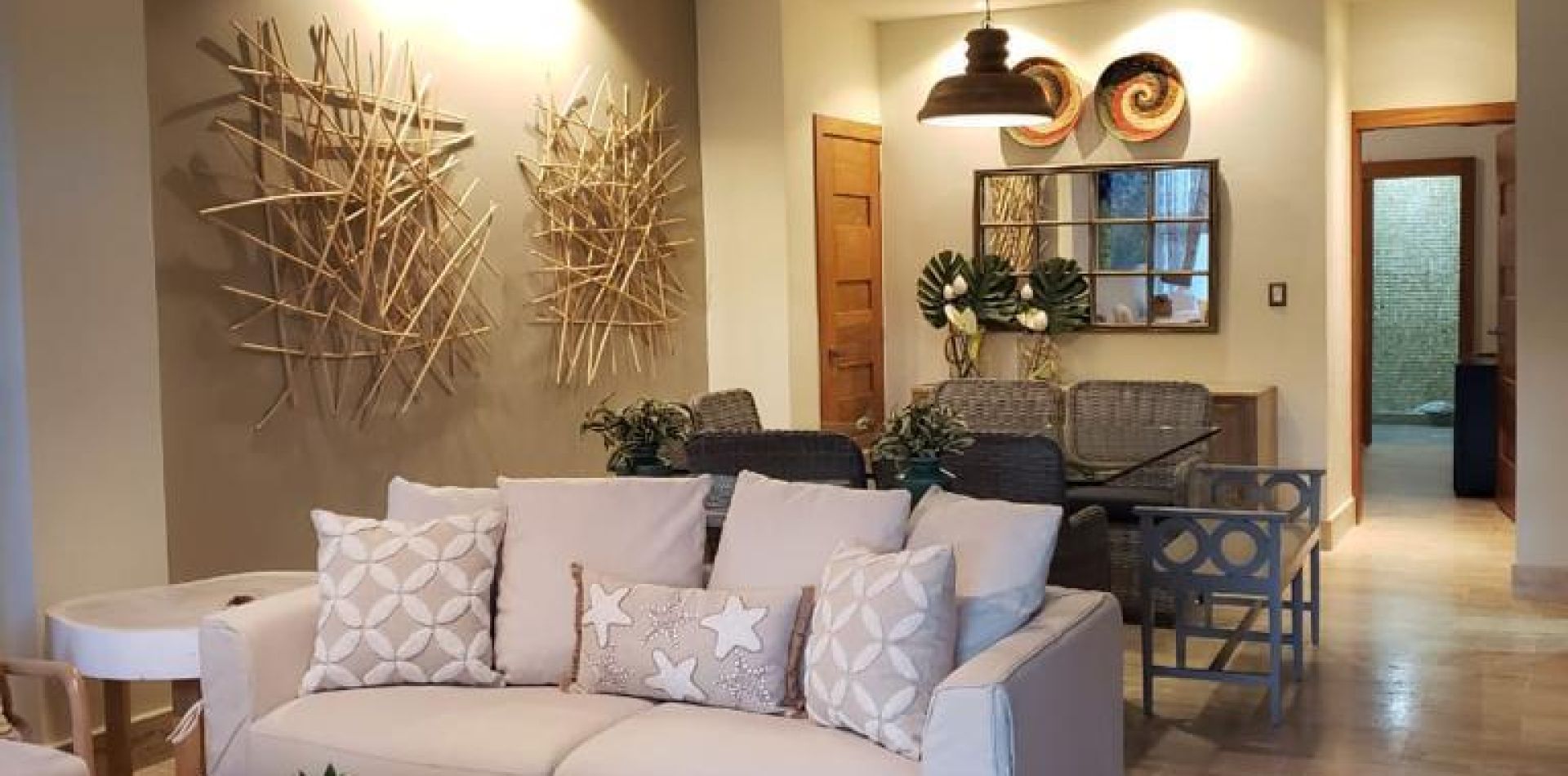 Apartamento de lujo de 2 habitaciones con jacuzzi en Playa Dorada