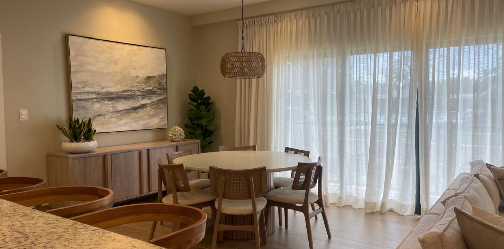 Nuevo apartamento amueblado de 2 habitaciones en Playa Dorada