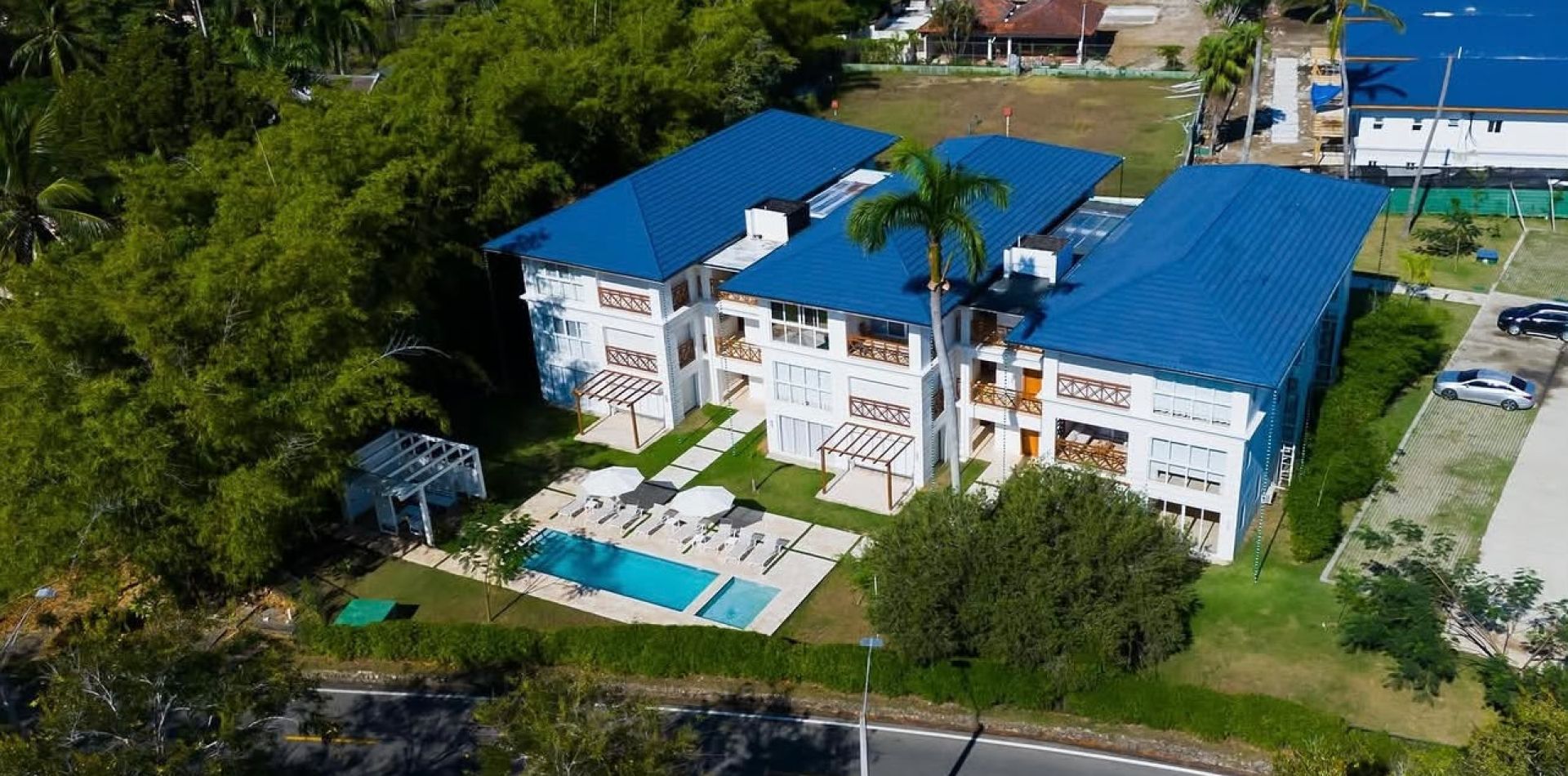 Apartamento amueblado de 2 habitaciones cerca de la playa en Playa Dorada disponible para renta